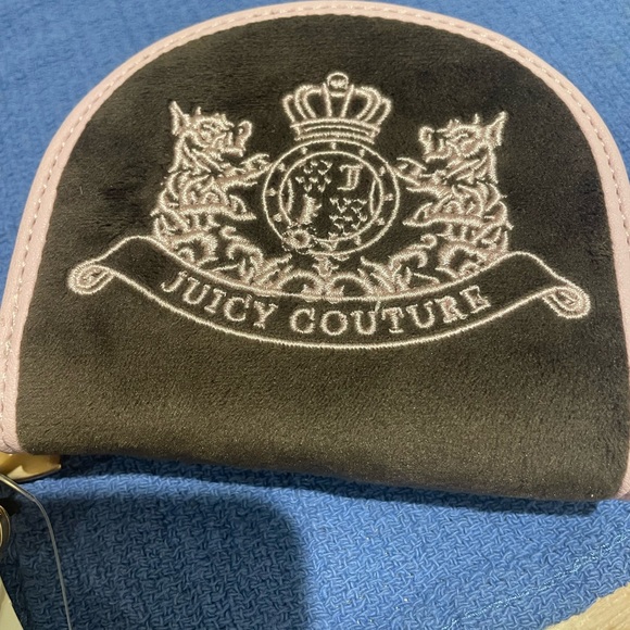 Juicy Couture Chocolate and Pink Heart Coin Pouch velvet - Picture 4 of 8